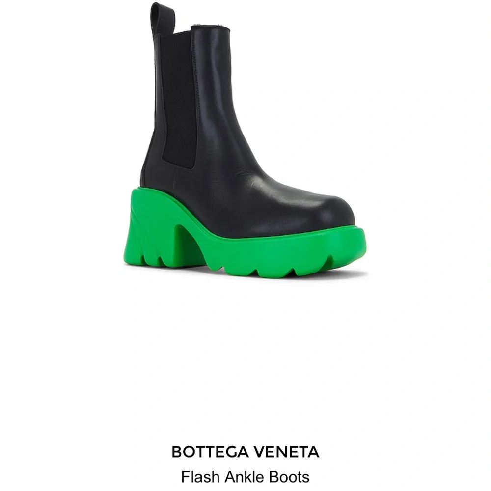 Bottega Veneta Black and Green Falsh Boots with Chunky Sole - Picture 9 of 11